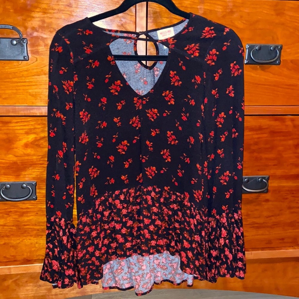 Romantic Black Red Floral Sexy Date Night Blouse Bell Sleeves Ruffled Ruffles S